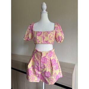 White Fox Boutique Summer Blossom Matching Set Tops Sz S And Short Sz M